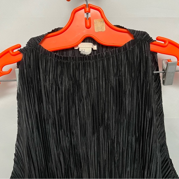 H&M black textured Blouse - ruffles - Picture 2 of 6